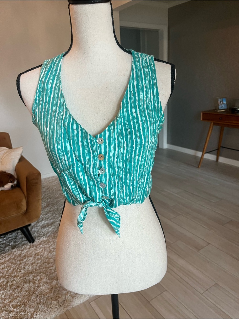 Vintage cropped top with button-up front and tie detail